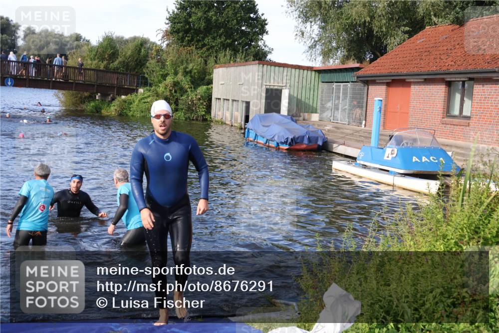 31.08.2025 - Elbe Triathlon Hamburg Luisa Fischer http://msf.ph/oto/8676291 31.08.2025 09:06:28 Schwimmen 416, 530, 537 meine-sportfotos.de