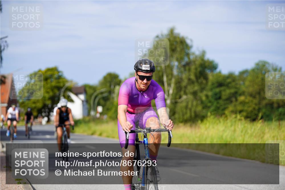 31.08.2025 - Elbe Triathlon Hamburg Michael Burmester http://msf.ph/oto/8676293 31.08.2025 10:23:26 Radfahren 399, 812, 1037, 1088, 1093 meine-sportfotos.de