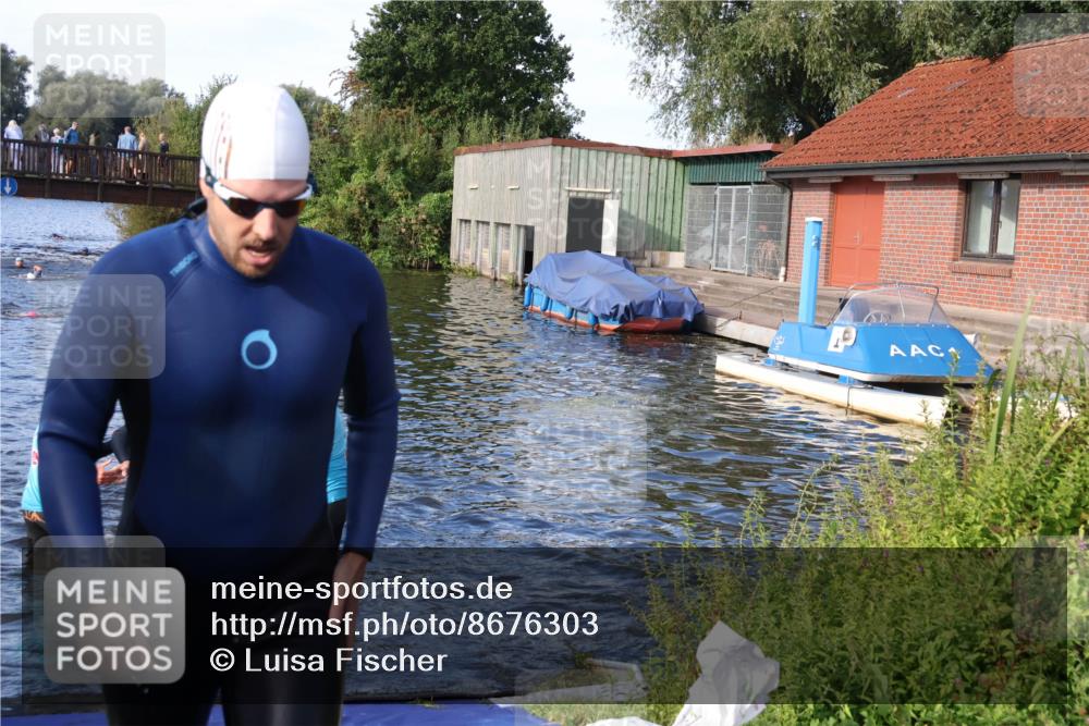 31.08.2025 - Elbe Triathlon Hamburg Luisa Fischer http://msf.ph/oto/8676303 31.08.2025 09:06:31 Schwimmen 530, 537 meine-sportfotos.de