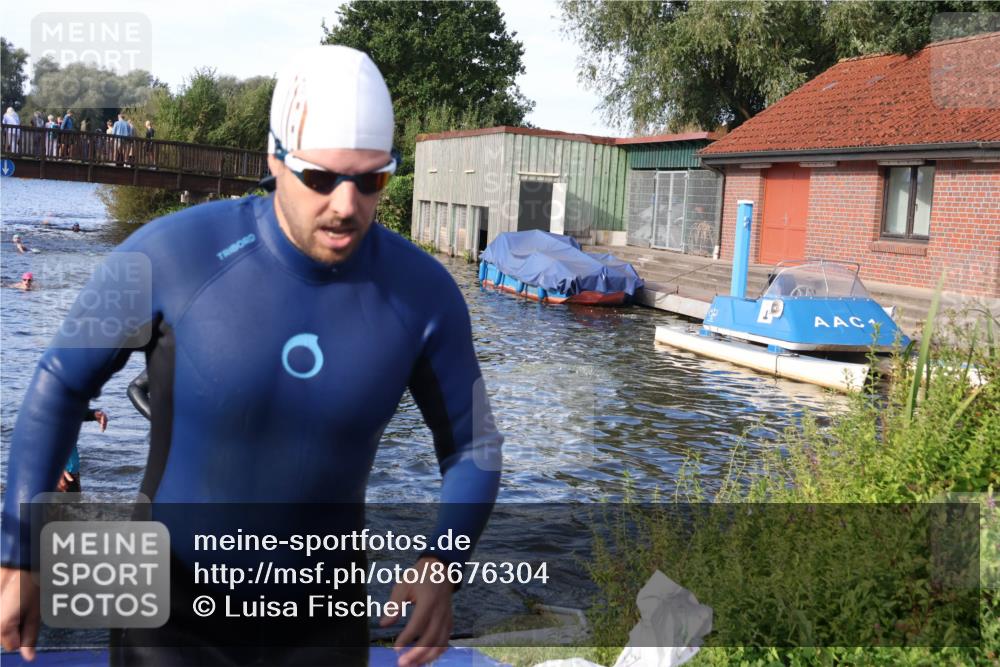 31.08.2025 - Elbe Triathlon Hamburg Luisa Fischer http://msf.ph/oto/8676304 31.08.2025 09:06:31 Schwimmen 530, 537 meine-sportfotos.de