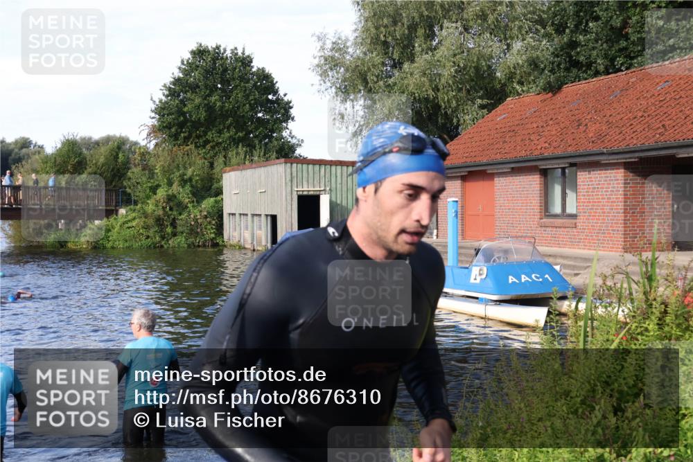 31.08.2025 - Elbe Triathlon Hamburg Luisa Fischer http://msf.ph/oto/8676310 31.08.2025 09:06:35 Schwimmen 537 meine-sportfotos.de