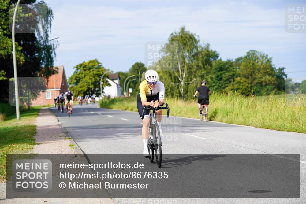 31.08.2025 - Elbe Triathlon Hamburg Michael Burmester http://msf.ph/oto/8676335 31.08.2025 10:23:40 Radfahren 836, 945, 1065, 1095 meine-sportfotos.de