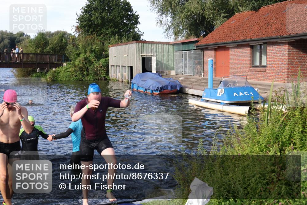 31.08.2025 - Elbe Triathlon Hamburg Luisa Fischer http://msf.ph/oto/8676337 31.08.2025 09:07:01 Schwimmen 391, 508, 526 meine-sportfotos.de