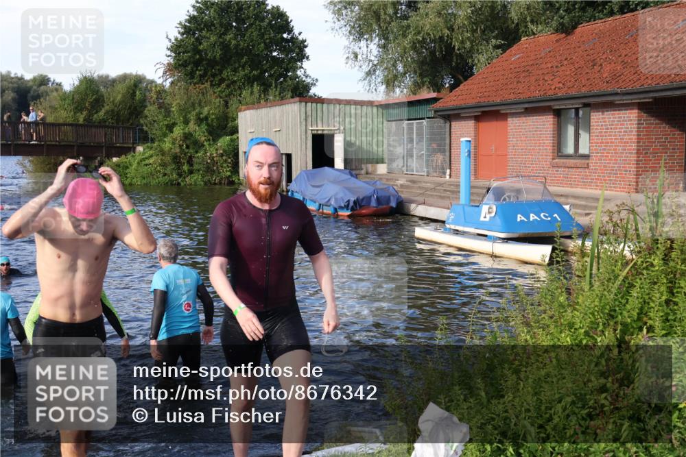 31.08.2025 - Elbe Triathlon Hamburg Luisa Fischer http://msf.ph/oto/8676342 31.08.2025 09:07:02 Schwimmen 391, 508, 526 meine-sportfotos.de