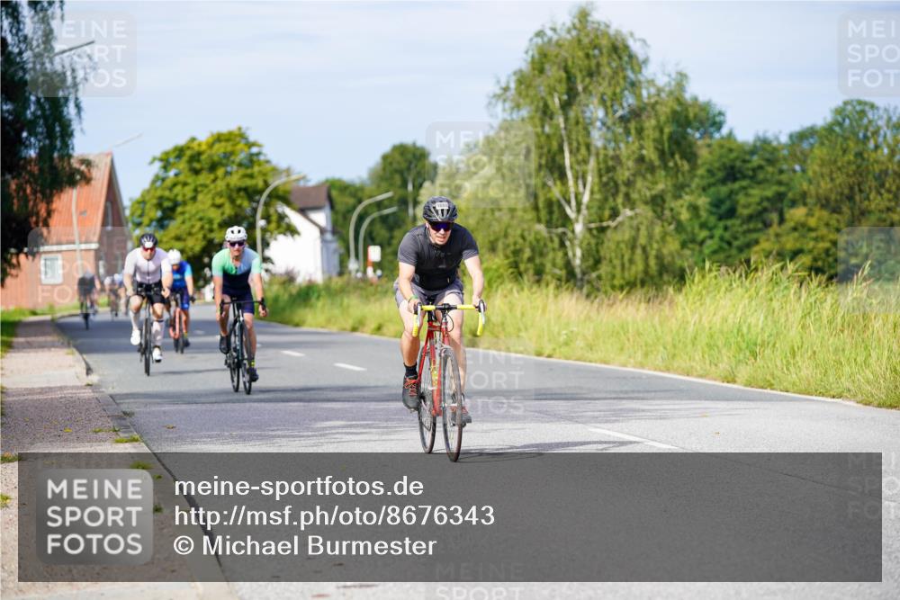 31.08.2025 - Elbe Triathlon Hamburg Michael Burmester http://msf.ph/oto/8676343 31.08.2025 10:23:43 Radfahren 836, 945, 1065, 1091, 1095 meine-sportfotos.de