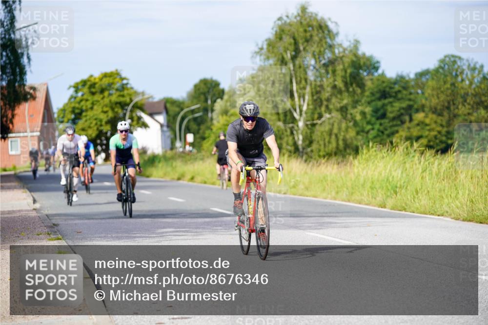 31.08.2025 - Elbe Triathlon Hamburg Michael Burmester http://msf.ph/oto/8676346 31.08.2025 10:23:43 Radfahren 836, 945, 1065, 1091, 1095 meine-sportfotos.de