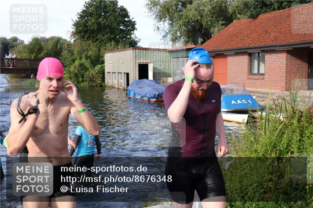 31.08.2025 - Elbe Triathlon Hamburg Luisa Fischer http://msf.ph/oto/8676348 31.08.2025 09:07:03 Schwimmen 391, 508, 526 meine-sportfotos.de