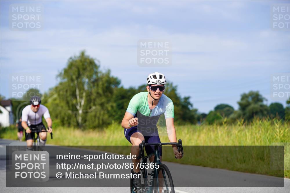 31.08.2025 - Elbe Triathlon Hamburg Michael Burmester http://msf.ph/oto/8676365 31.08.2025 10:23:46 Radfahren 818, 945, 1065, 1091, 1095, 1109 meine-sportfotos.de