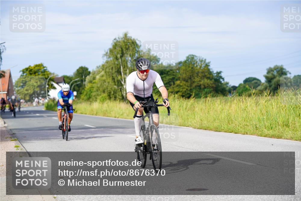 31.08.2025 - Elbe Triathlon Hamburg Michael Burmester http://msf.ph/oto/8676370 31.08.2025 10:23:47 Radfahren 818, 945, 1065, 1091, 1095, 1109 meine-sportfotos.de