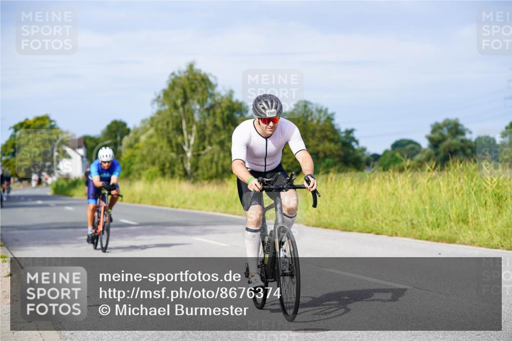 31.08.2025 - Elbe Triathlon Hamburg Michael Burmester http://msf.ph/oto/8676374 31.08.2025 10:23:47 Radfahren 818, 945, 1065, 1091, 1095, 1109 meine-sportfotos.de