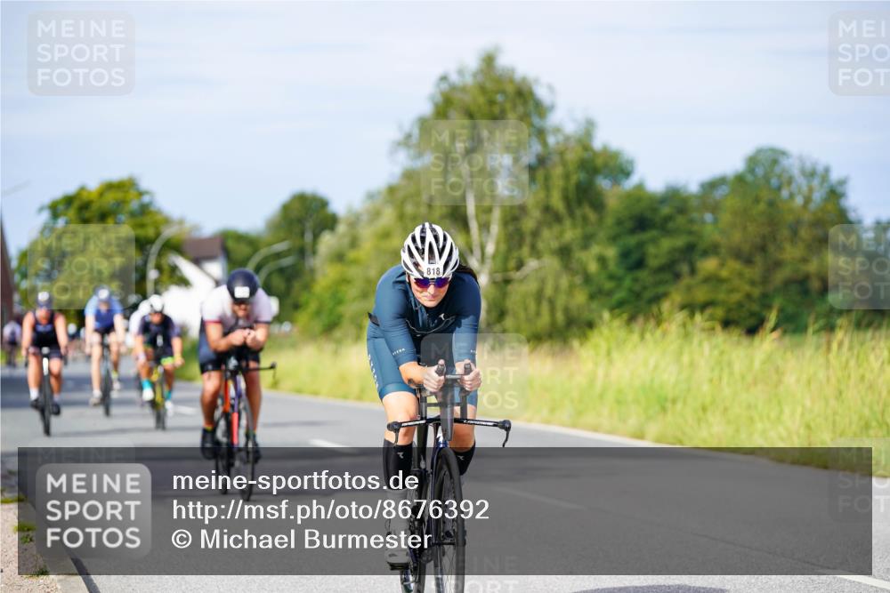 31.08.2025 - Elbe Triathlon Hamburg Michael Burmester http://msf.ph/oto/8676392 31.08.2025 10:23:52 Radfahren 704, 818, 861, 914, 926, 1031, 1043, 1109 meine-sportfotos.de
