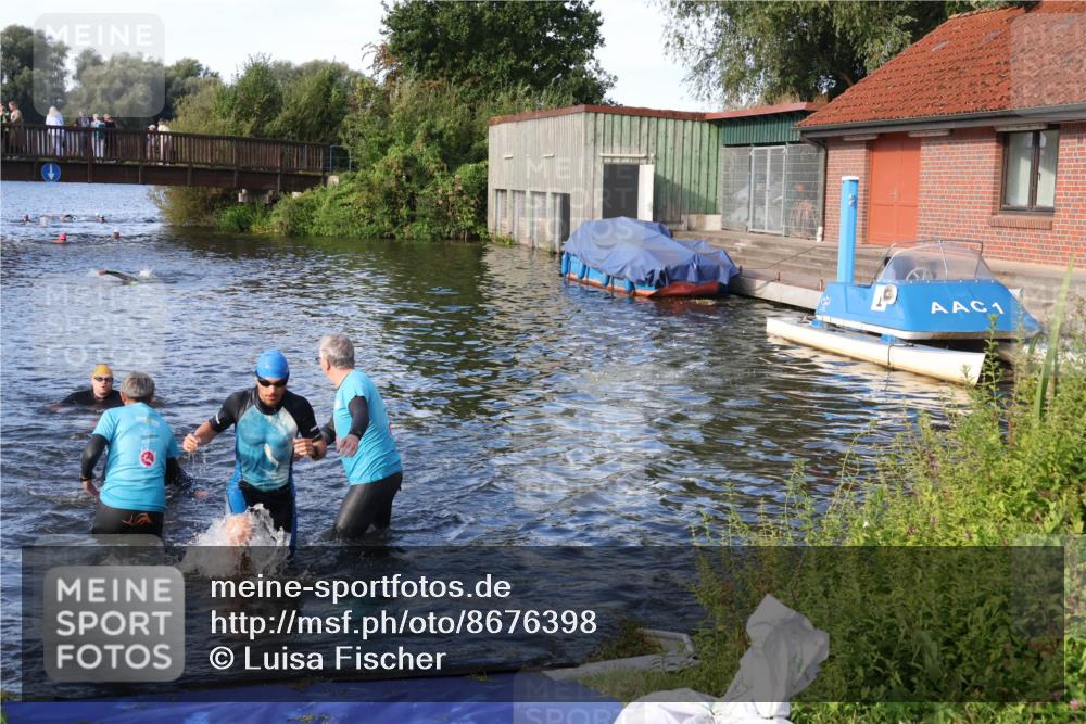 31.08.2025 - Elbe Triathlon Hamburg Luisa Fischer http://msf.ph/oto/8676398 31.08.2025 09:07:31 Schwimmen 388, 402, 405, 487, 618 meine-sportfotos.de