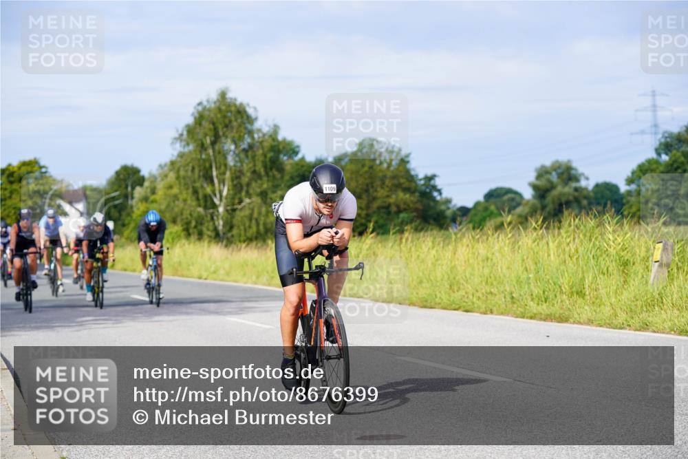 31.08.2025 - Elbe Triathlon Hamburg Michael Burmester http://msf.ph/oto/8676399 31.08.2025 10:23:53 Radfahren 704, 818, 861, 914, 926, 1031, 1043, 1109 meine-sportfotos.de