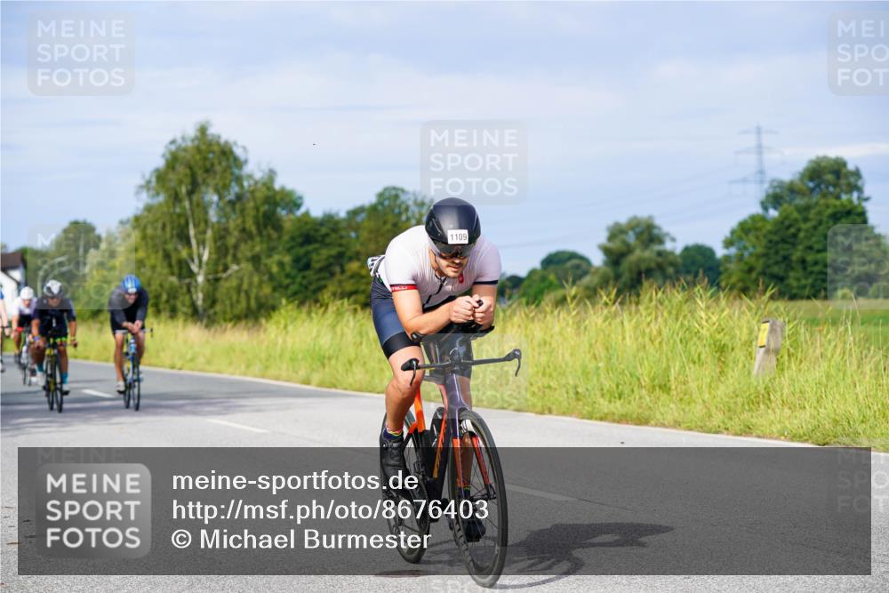 31.08.2025 - Elbe Triathlon Hamburg Michael Burmester http://msf.ph/oto/8676403 31.08.2025 10:23:54 Radfahren 704, 818, 861, 914, 926, 1031, 1043, 1109 meine-sportfotos.de