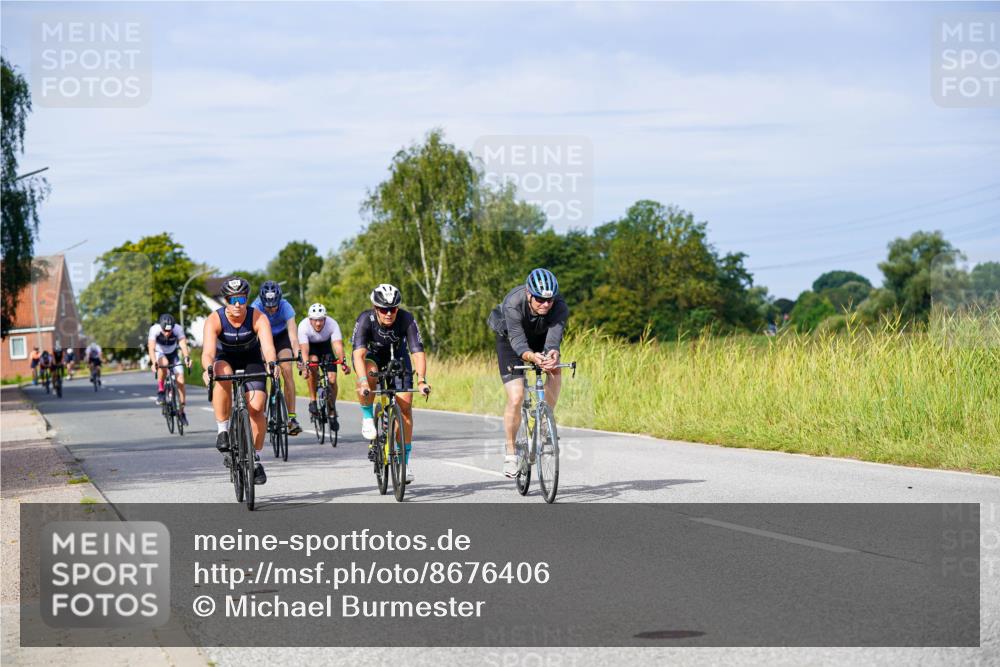 31.08.2025 - Elbe Triathlon Hamburg Michael Burmester http://msf.ph/oto/8676406 31.08.2025 10:23:55 Radfahren 704, 741, 818, 861, 914, 926, 1031, 1043, 1109 meine-sportfotos.de