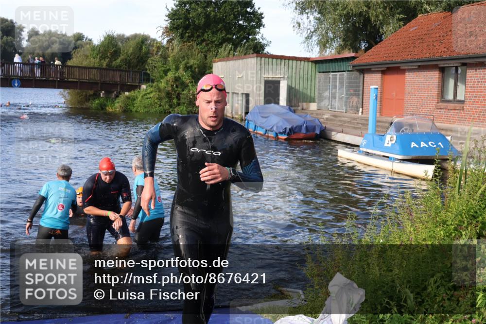 31.08.2025 - Elbe Triathlon Hamburg Luisa Fischer http://msf.ph/oto/8676421 31.08.2025 09:07:36 Schwimmen 402, 405, 487, 618 meine-sportfotos.de