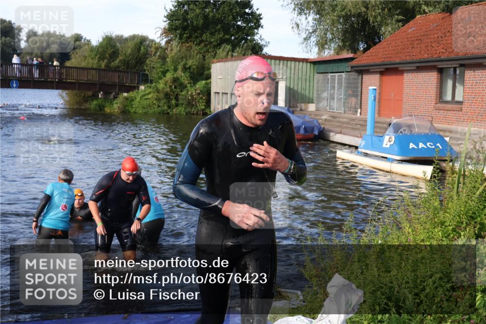 31.08.2025 - Elbe Triathlon Hamburg Luisa Fischer http://msf.ph/oto/8676423 31.08.2025 09:07:36 Schwimmen 402, 405, 487, 618 meine-sportfotos.de