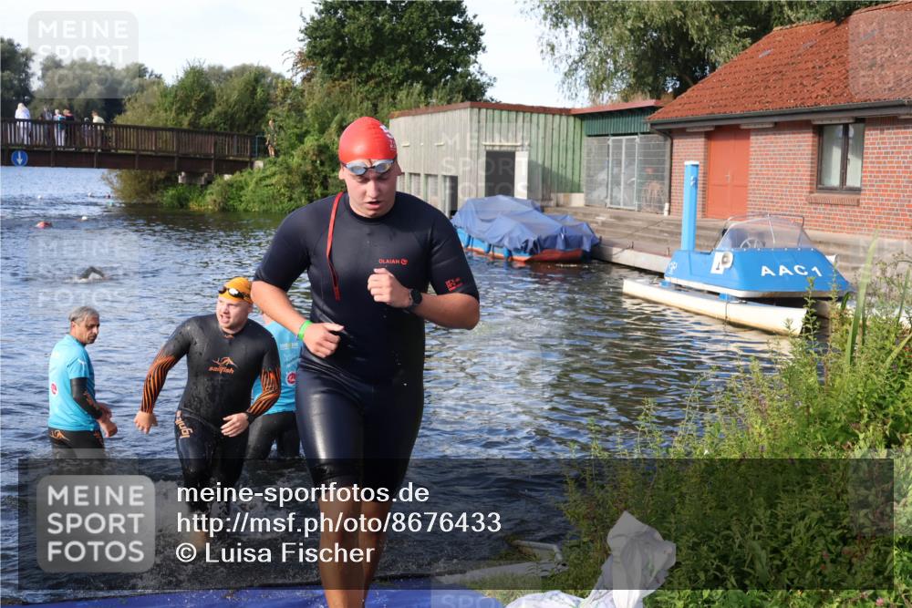 31.08.2025 - Elbe Triathlon Hamburg Luisa Fischer http://msf.ph/oto/8676433 31.08.2025 09:07:40 Schwimmen 402, 487 meine-sportfotos.de
