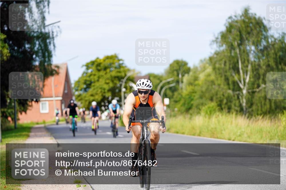 31.08.2025 - Elbe Triathlon Hamburg Michael Burmester http://msf.ph/oto/8676482 31.08.2025 10:24:11 Radfahren 761, 962, 975, 997, 1018, 1076 meine-sportfotos.de