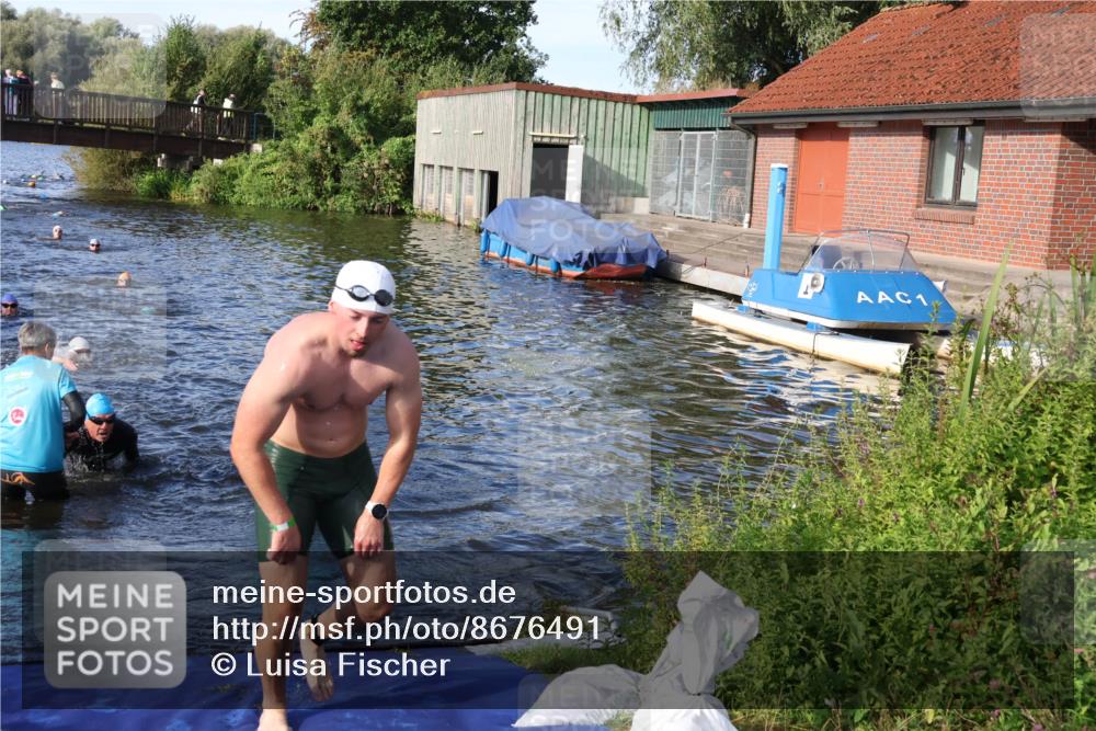 31.08.2025 - Elbe Triathlon Hamburg Luisa Fischer http://msf.ph/oto/8676491 31.08.2025 09:08:39 Schwimmen 399, 633, 636 meine-sportfotos.de
