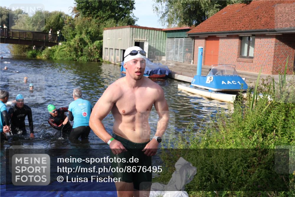 31.08.2025 - Elbe Triathlon Hamburg Luisa Fischer http://msf.ph/oto/8676495 31.08.2025 09:08:40 Schwimmen 399, 633, 636 meine-sportfotos.de