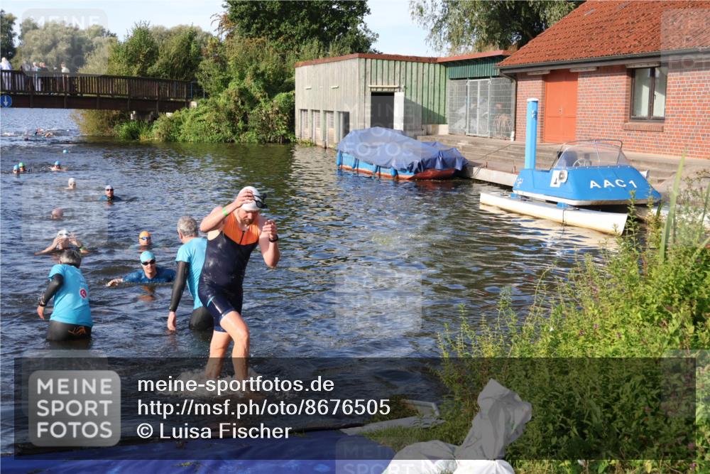31.08.2025 - Elbe Triathlon Hamburg Luisa Fischer http://msf.ph/oto/8676505 31.08.2025 09:08:51 Schwimmen 422, 497, 521, 925 meine-sportfotos.de