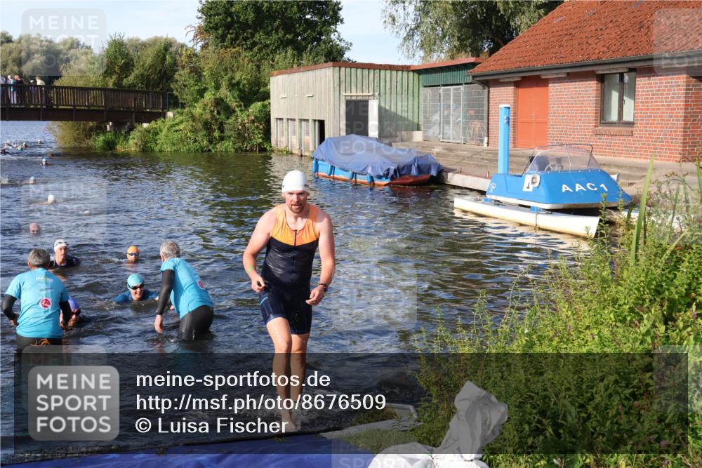 31.08.2025 - Elbe Triathlon Hamburg Luisa Fischer http://msf.ph/oto/8676509 31.08.2025 09:08:52 Schwimmen 422, 497, 521, 925 meine-sportfotos.de