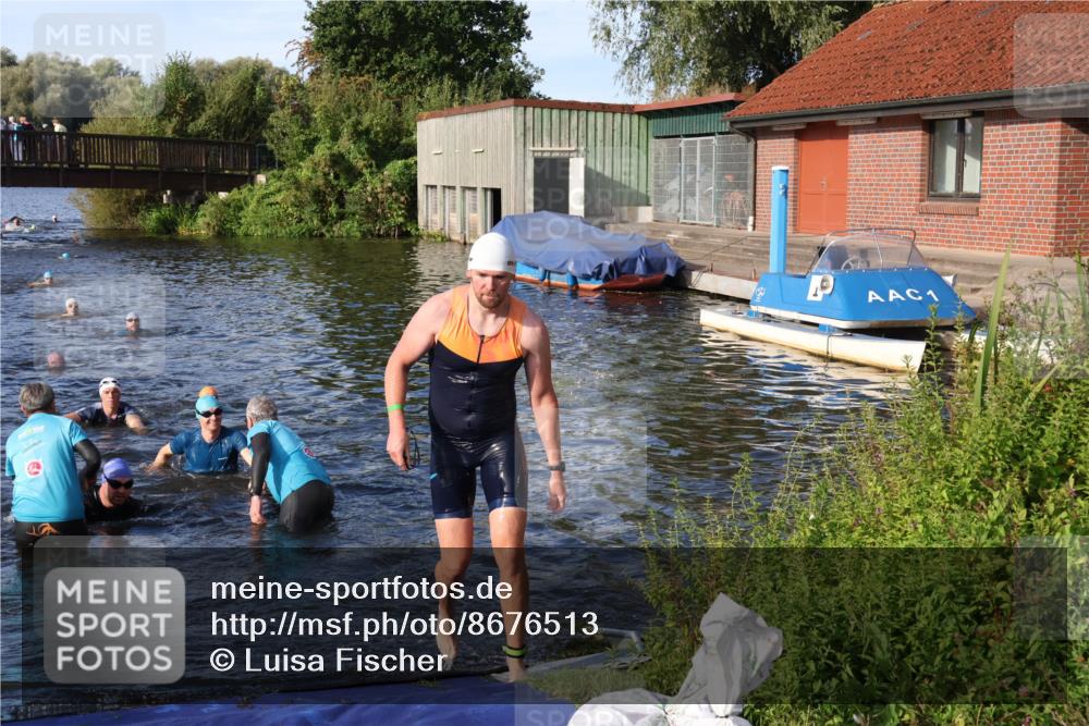 31.08.2025 - Elbe Triathlon Hamburg Luisa Fischer http://msf.ph/oto/8676513 31.08.2025 09:08:53 Schwimmen 422, 497, 521, 925 meine-sportfotos.de