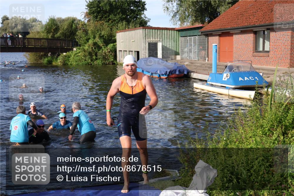 31.08.2025 - Elbe Triathlon Hamburg Luisa Fischer http://msf.ph/oto/8676515 31.08.2025 09:08:53 Schwimmen 422, 497, 521, 925 meine-sportfotos.de