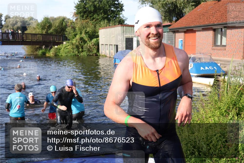 31.08.2025 - Elbe Triathlon Hamburg Luisa Fischer http://msf.ph/oto/8676523 31.08.2025 09:08:55 Schwimmen 422, 472, 497, 521, 925 meine-sportfotos.de