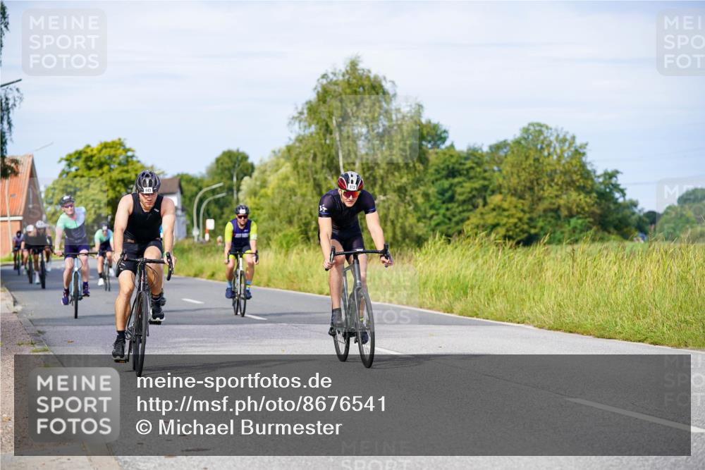 31.08.2025 - Elbe Triathlon Hamburg Michael Burmester http://msf.ph/oto/8676541 31.08.2025 10:24:23 Radfahren 703, 847, 943, 972, 1028, 1047, 1074, 1083, 1099 meine-sportfotos.de