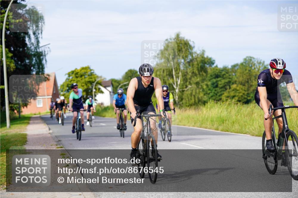31.08.2025 - Elbe Triathlon Hamburg Michael Burmester http://msf.ph/oto/8676545 31.08.2025 10:24:24 Radfahren 703, 847, 943, 972, 1028, 1047, 1074, 1083, 1099 meine-sportfotos.de