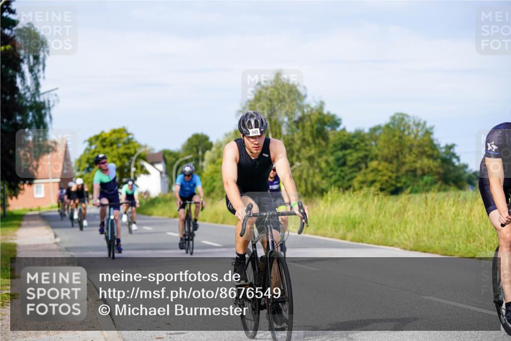 31.08.2025 - Elbe Triathlon Hamburg Michael Burmester http://msf.ph/oto/8676549 31.08.2025 10:24:24 Radfahren 703, 847, 943, 972, 1028, 1047, 1074, 1083, 1099 meine-sportfotos.de