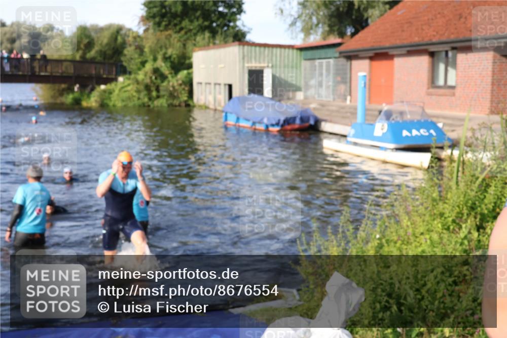 31.08.2025 - Elbe Triathlon Hamburg Luisa Fischer http://msf.ph/oto/8676554 31.08.2025 09:09:02 Schwimmen 418, 472, 521, 925 meine-sportfotos.de
