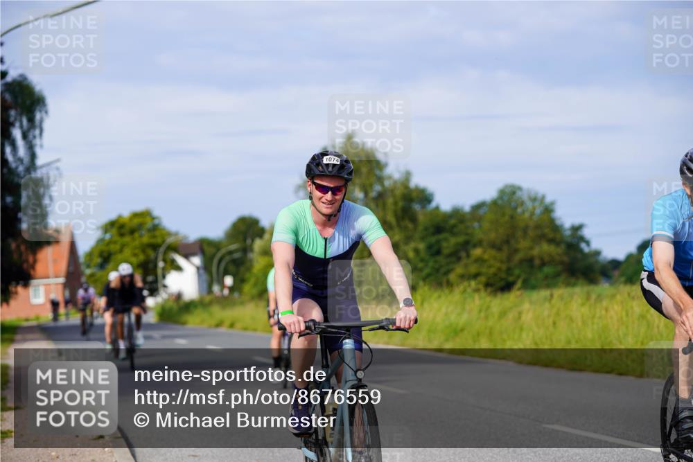 31.08.2025 - Elbe Triathlon Hamburg Michael Burmester http://msf.ph/oto/8676559 31.08.2025 10:24:26 Radfahren 703, 847, 943, 970, 972, 1028, 1074, 1083, 1099 meine-sportfotos.de