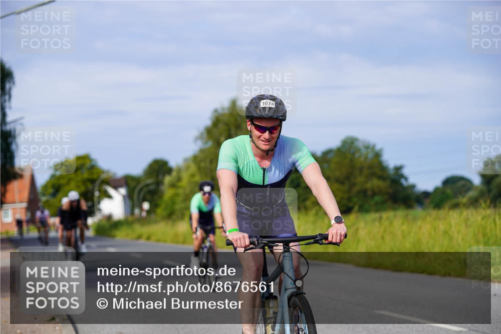 31.08.2025 - Elbe Triathlon Hamburg Michael Burmester http://msf.ph/oto/8676561 31.08.2025 10:24:27 Radfahren 703, 847, 943, 970, 972, 1028, 1074, 1083, 1099 meine-sportfotos.de