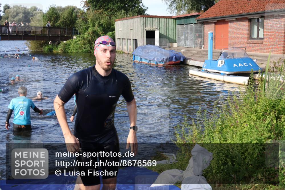 31.08.2025 - Elbe Triathlon Hamburg Luisa Fischer http://msf.ph/oto/8676569 31.08.2025 09:09:09 Schwimmen 417, 418, 472, 511 meine-sportfotos.de