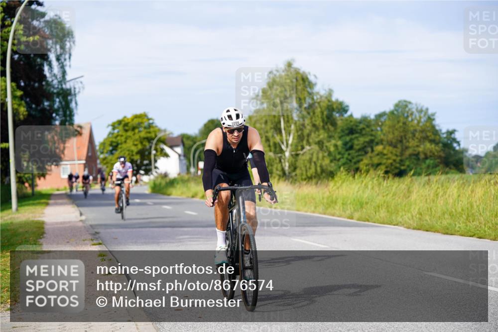 31.08.2025 - Elbe Triathlon Hamburg Michael Burmester http://msf.ph/oto/8676574 31.08.2025 10:24:29 Radfahren 703, 847, 910, 970, 1028, 1074, 1099 meine-sportfotos.de