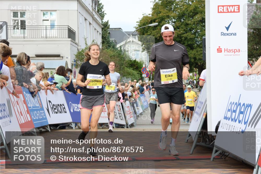 31.08.2025 - 21. Blankeneser Heldenlauf Strokosch-Dieckow http://msf.ph/oto/8676575 31.08.2025 10:28:15 Ziel 2348, 2140, 2133, 2625, 2088 meine-sportfotos.de