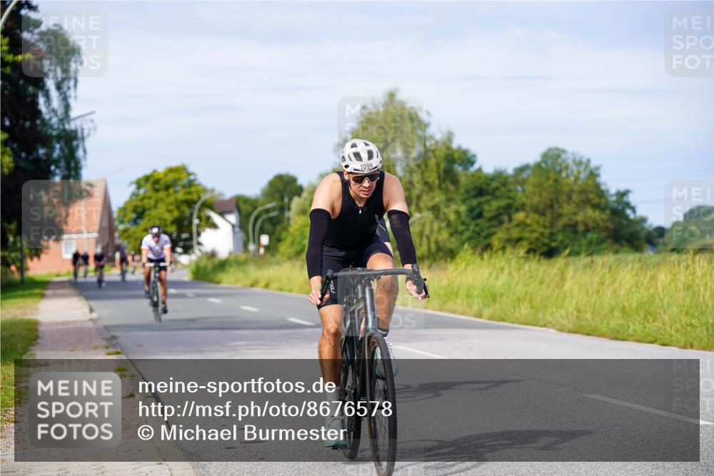 31.08.2025 - Elbe Triathlon Hamburg Michael Burmester http://msf.ph/oto/8676578 31.08.2025 10:24:29 Radfahren 703, 847, 910, 970, 1028, 1074, 1099 meine-sportfotos.de