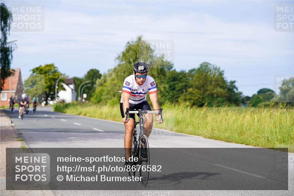 31.08.2025 - Elbe Triathlon Hamburg Michael Burmester http://msf.ph/oto/8676582 31.08.2025 10:24:32 Radfahren 847, 910, 970, 1092, 1099 meine-sportfotos.de