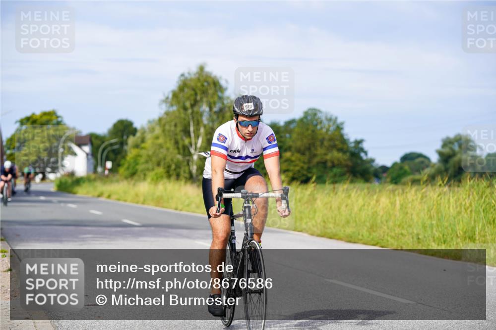 31.08.2025 - Elbe Triathlon Hamburg Michael Burmester http://msf.ph/oto/8676586 31.08.2025 10:24:32 Radfahren 847, 910, 970, 1092, 1099 meine-sportfotos.de