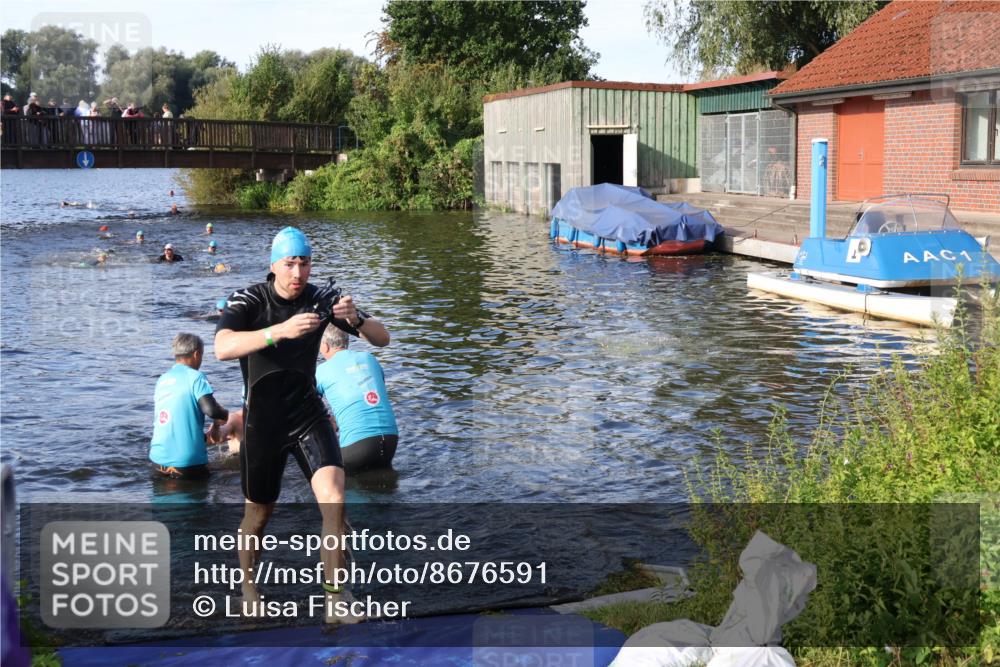 31.08.2025 - Elbe Triathlon Hamburg Luisa Fischer http://msf.ph/oto/8676591 31.08.2025 09:09:27 Schwimmen 406, 546, 651 meine-sportfotos.de