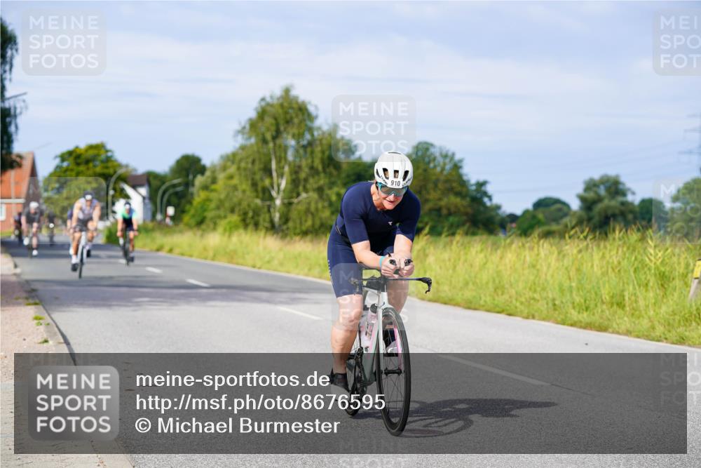 31.08.2025 - Elbe Triathlon Hamburg Michael Burmester http://msf.ph/oto/8676595 31.08.2025 10:24:36 Radfahren 594, 910, 979, 1075, 1080, 1092 meine-sportfotos.de