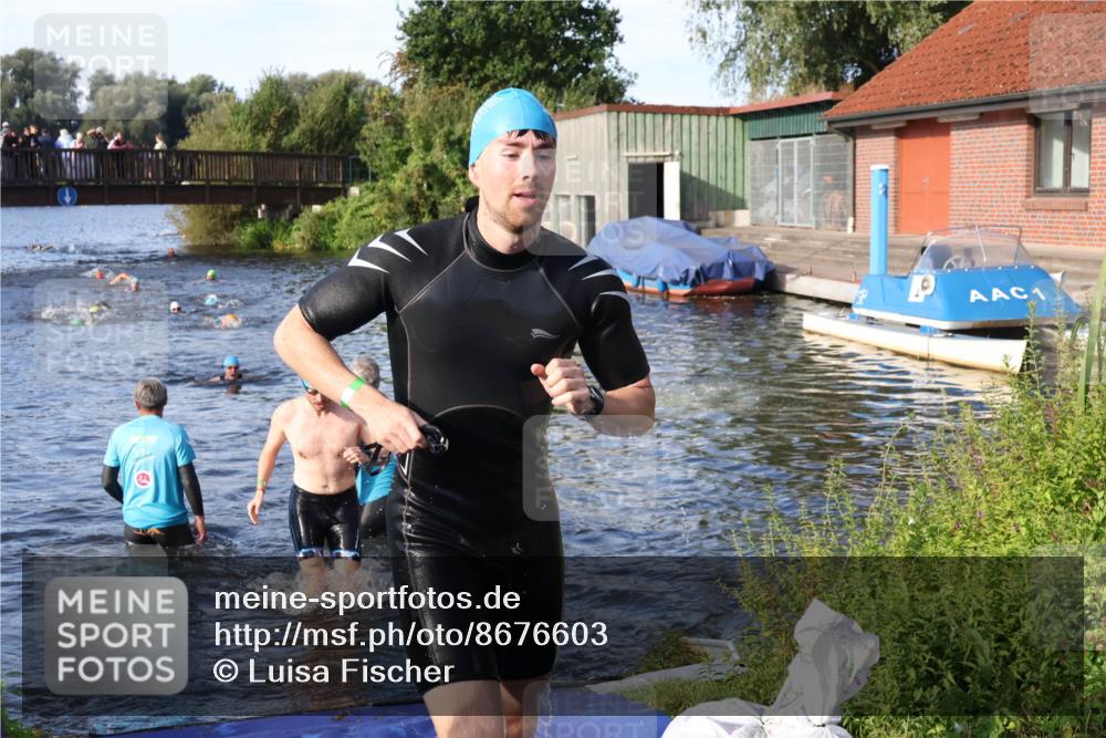 31.08.2025 - Elbe Triathlon Hamburg Luisa Fischer http://msf.ph/oto/8676603 31.08.2025 09:09:29 Schwimmen 406, 546 meine-sportfotos.de