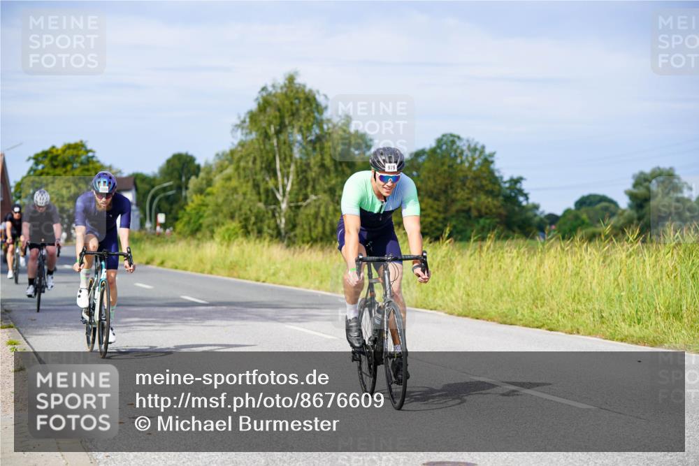 31.08.2025 - Elbe Triathlon Hamburg Michael Burmester http://msf.ph/oto/8676609 31.08.2025 10:24:39 Radfahren 594, 863, 910, 979, 994, 1075, 1080, 1092 meine-sportfotos.de