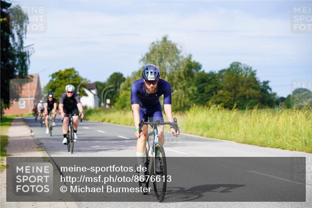 31.08.2025 - Elbe Triathlon Hamburg Michael Burmester http://msf.ph/oto/8676613 31.08.2025 10:24:40 Radfahren 594, 863, 979, 994, 1075, 1080, 1092 meine-sportfotos.de