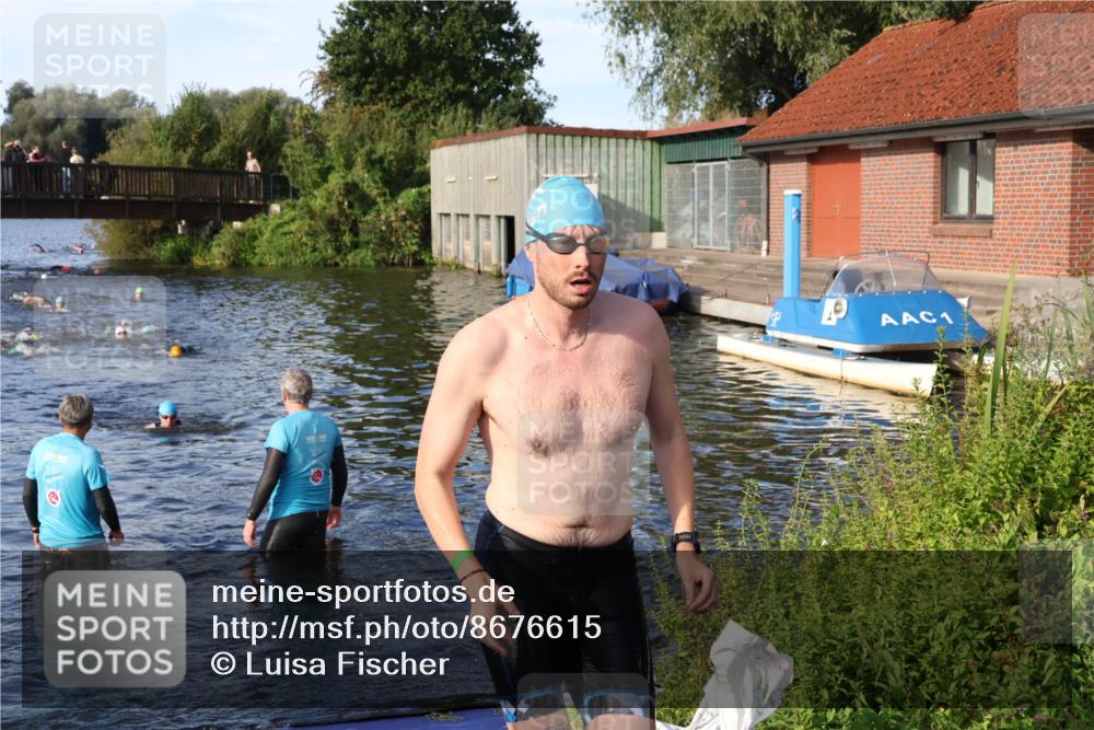 31.08.2025 - Elbe Triathlon Hamburg Luisa Fischer http://msf.ph/oto/8676615 31.08.2025 09:09:33 Schwimmen 390, 406, 546 meine-sportfotos.de