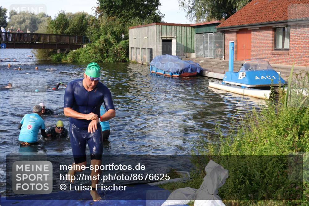 31.08.2025 - Elbe Triathlon Hamburg Luisa Fischer http://msf.ph/oto/8676625 31.08.2025 09:09:52 Schwimmen 459, 481, 561, 589, 646 meine-sportfotos.de