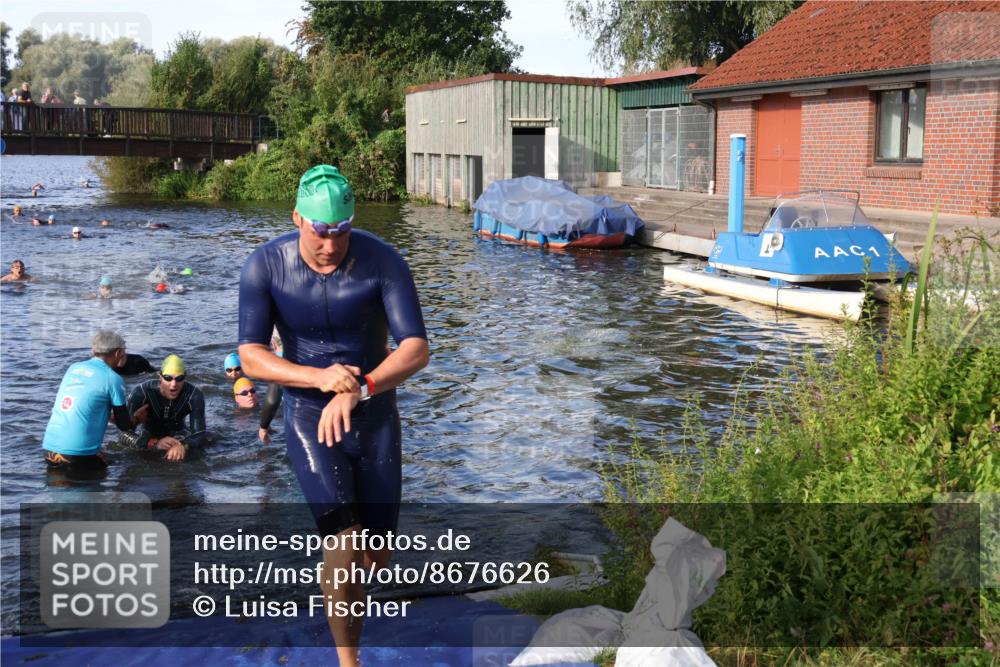 31.08.2025 - Elbe Triathlon Hamburg Luisa Fischer http://msf.ph/oto/8676626 31.08.2025 09:09:52 Schwimmen 459, 481, 561, 589, 646 meine-sportfotos.de